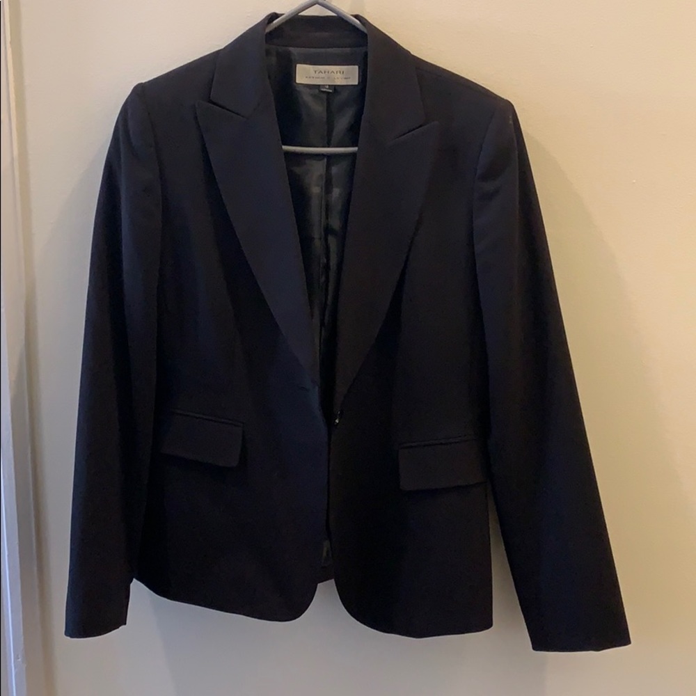 Tahari Blazer